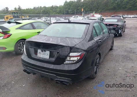 2014 Mercedes-Benz C 300 из США, поврежденный, VIN WDDGF8AB1EA954503